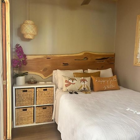 Sweet Tiny Cabin Тампа Екстериор снимка