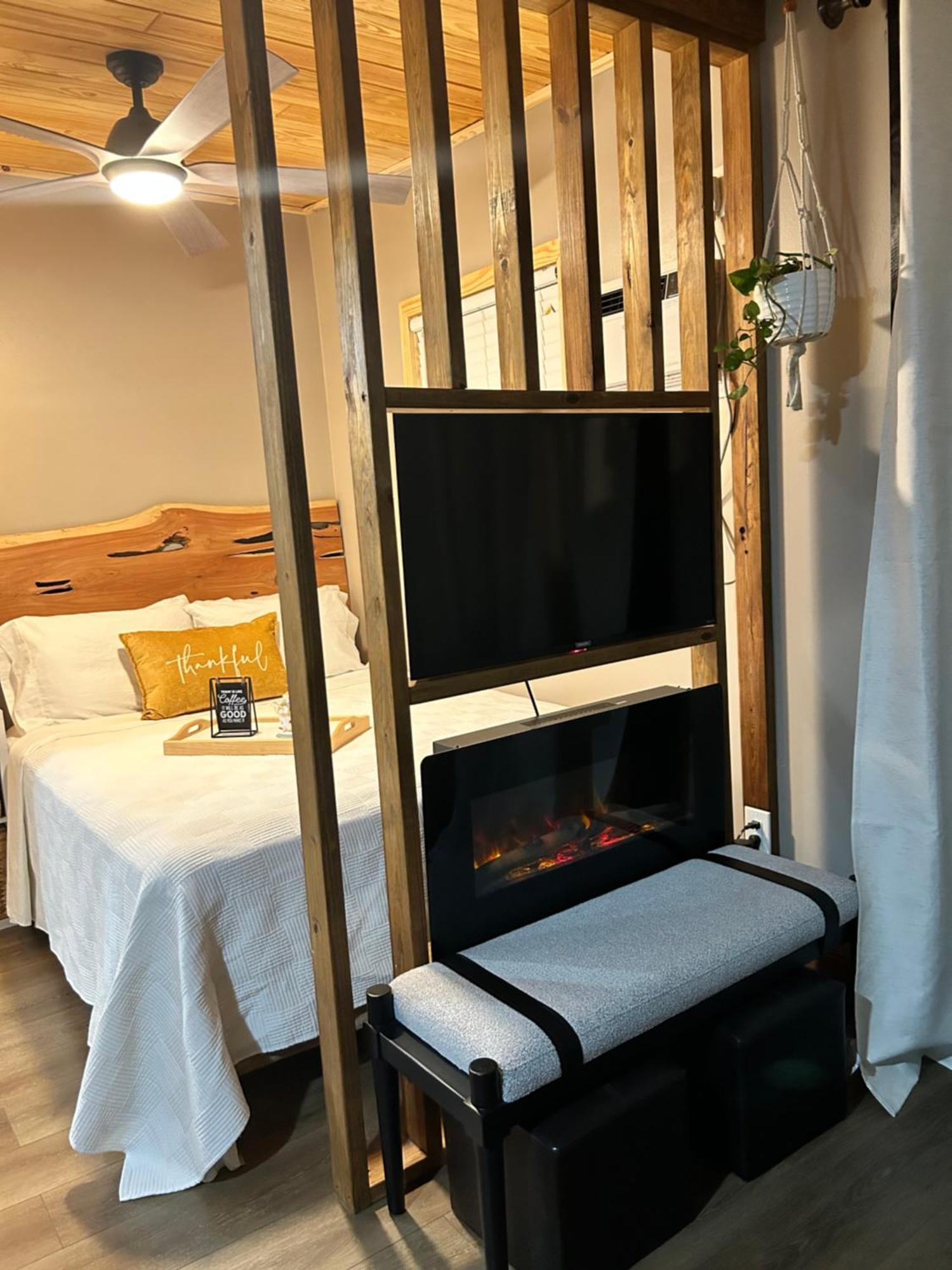 Sweet Tiny Cabin Тампа Екстериор снимка